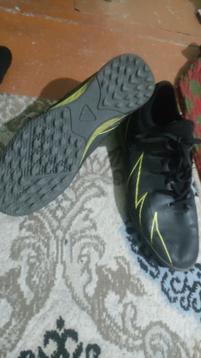 Butsa va sarkanoshka oyoq kiyimi sifatli