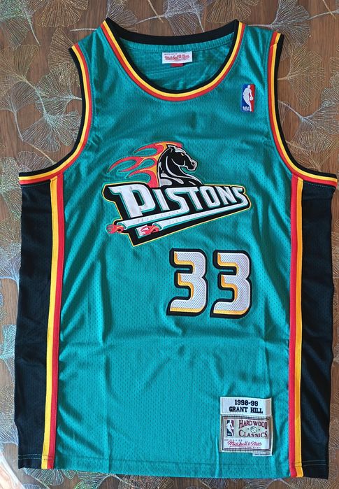 Maiou de baschet cu Grant Hill (disponibil)