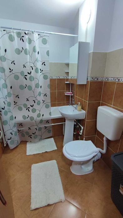 Apartament 4 camere, Școala 39