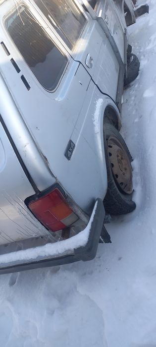 Продам нива 5дверка