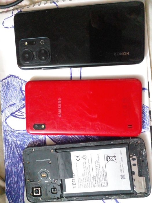 Обменяю 3 телефона