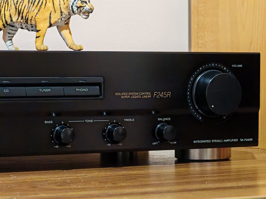 Sony TA-F245R. Amplif. elegant, Date tehnice mari. Ca nou. Preț fix !