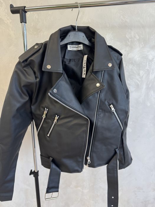 Черно кожено яке