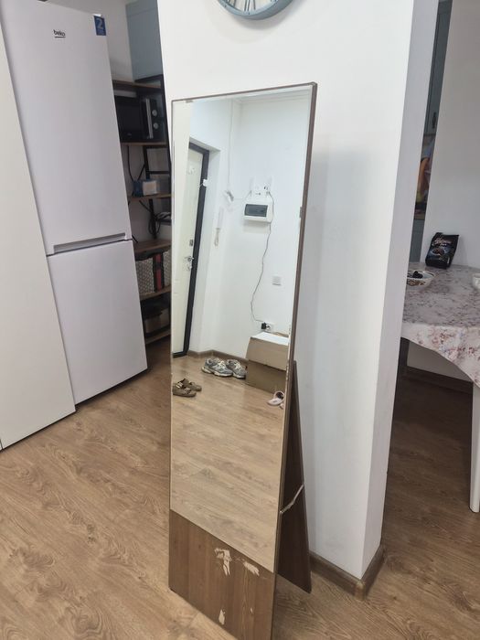 Продам зеркало стоящий