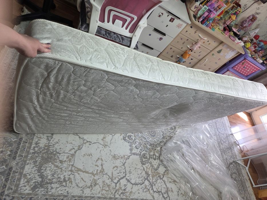 Продам матрас срочно!!!