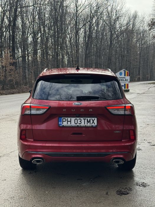 FORD Kuga 2023 — imagine 4