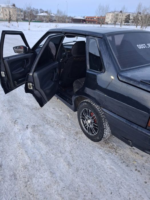 Продам машину ваз2115