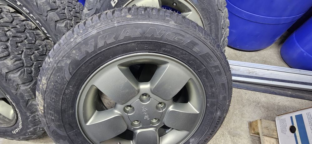 Джанти с гуми 17” jeep wj bf goodrich AT
