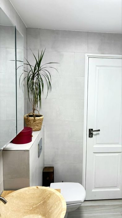 Apartament 2 camere decomandat, 59 mp, renovat 2021, mobilat, parcare + spatiu de depozitare.