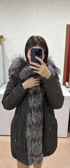 Продам зимнюю парку (куртка)