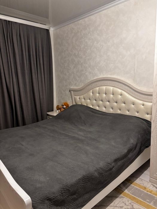 Продам спальный гарнитур