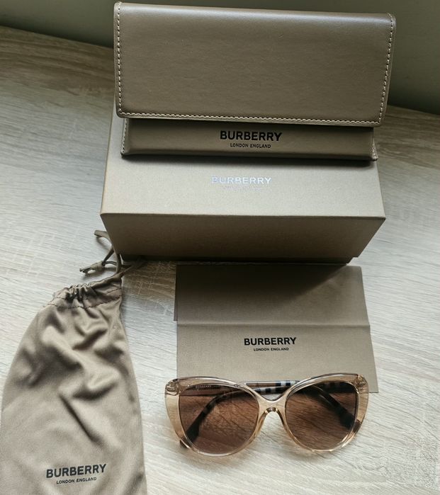 Дамски слънчеви очила burberry