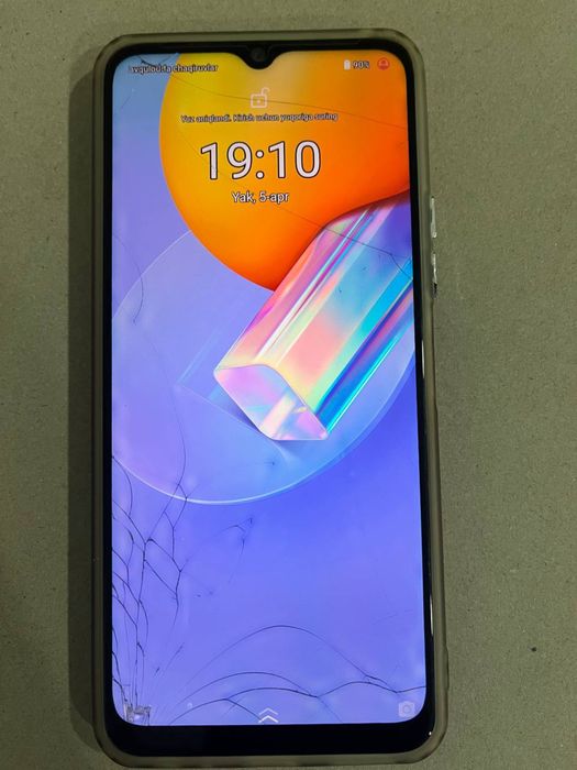 VIVO Y31 aybi ekranida