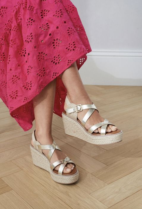 Шикарные босоножки (41,5 размер)