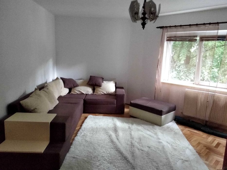 Inchiriez apartament cu 3 camere