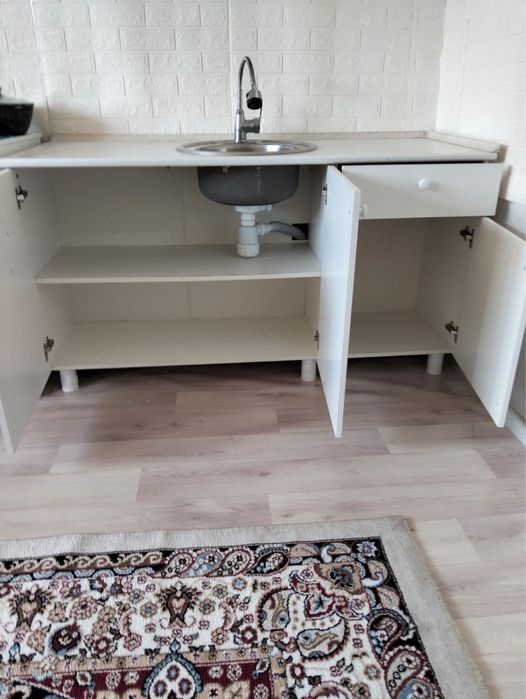 Продаю шкаф для кухни