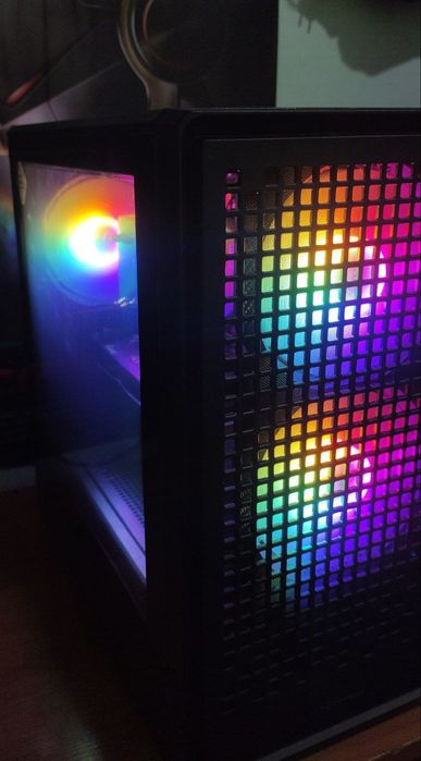 Игравой кейс срочна сотилади.