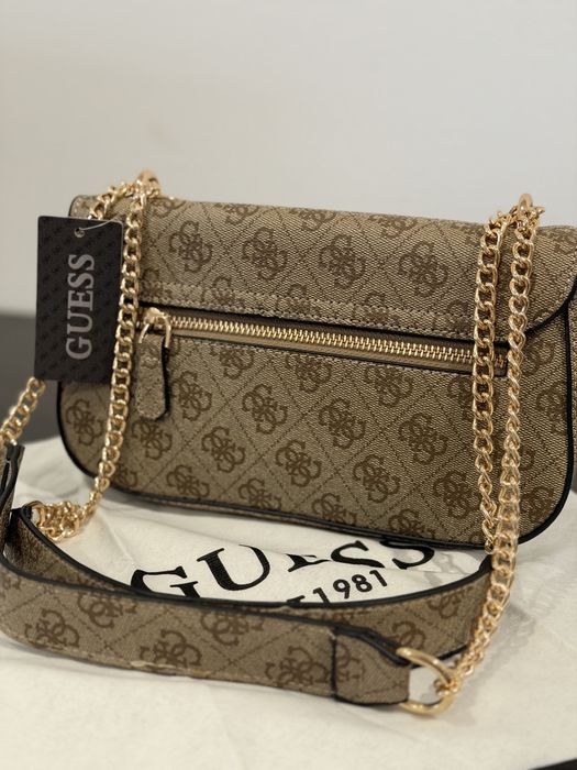 Geanta GUESS bej cu logo mari