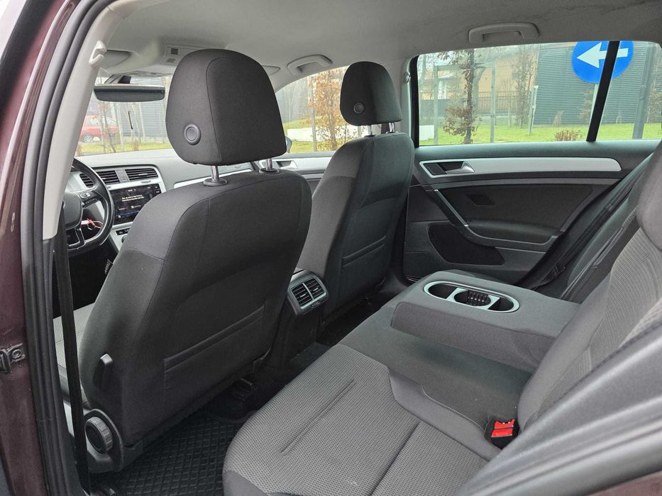 VW Golf Hatchback, 1.0 benzina, automata DSG, 110cp, stare foarte buna