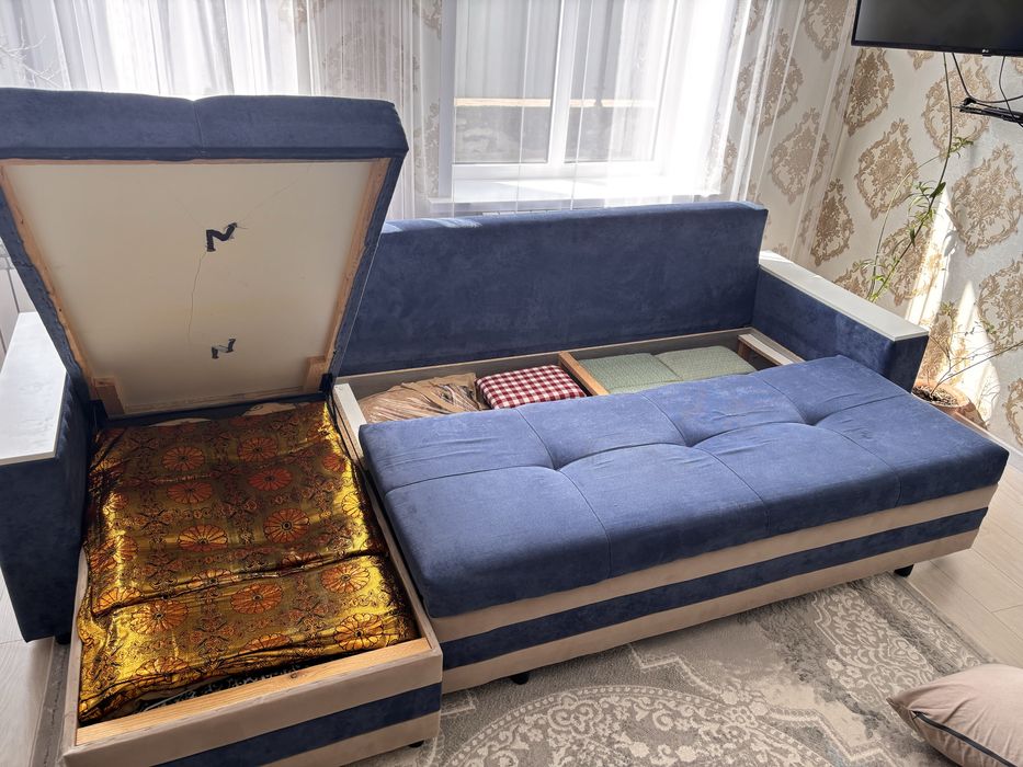 Продам диван угловой