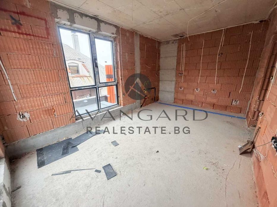 Продава се Двустаен апартамент в Пловдив, Център - 111 кв.м за 1079 €/кв.м - Снимка #1