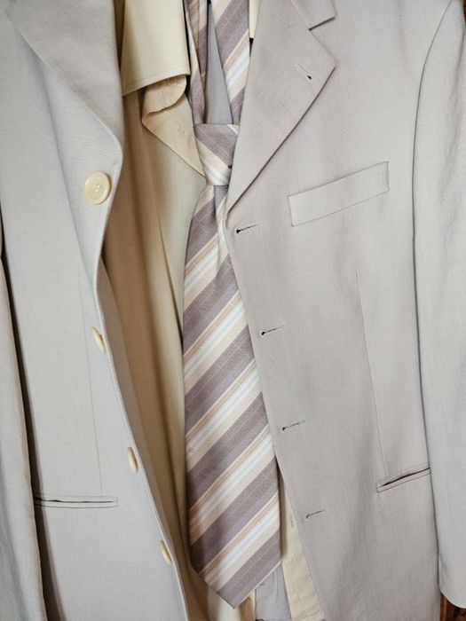 Мъжки костюм, риза, вратовръзка
