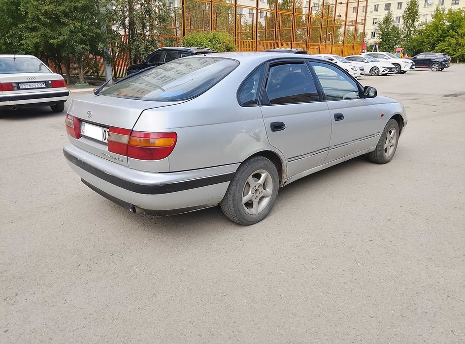 Toyota carina E 1996 г.