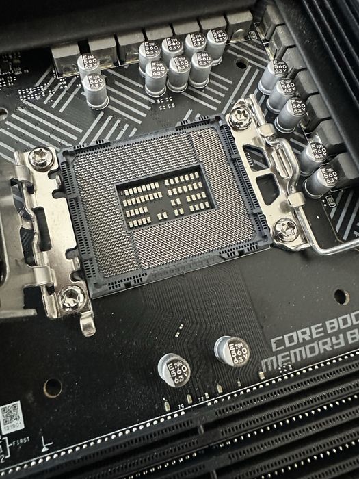Vând placa de baza msi PRO-A DDR4 (citiți descrierea)