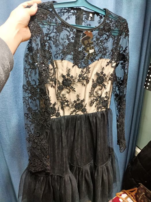 Продам новые платья