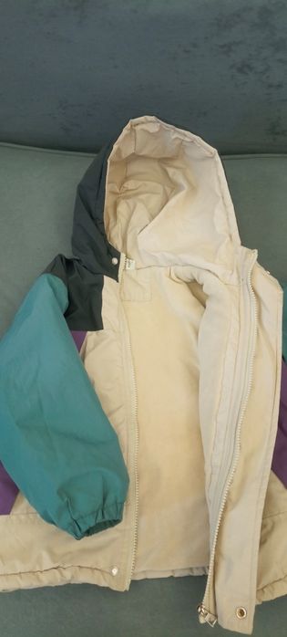 Продам детскую куртку