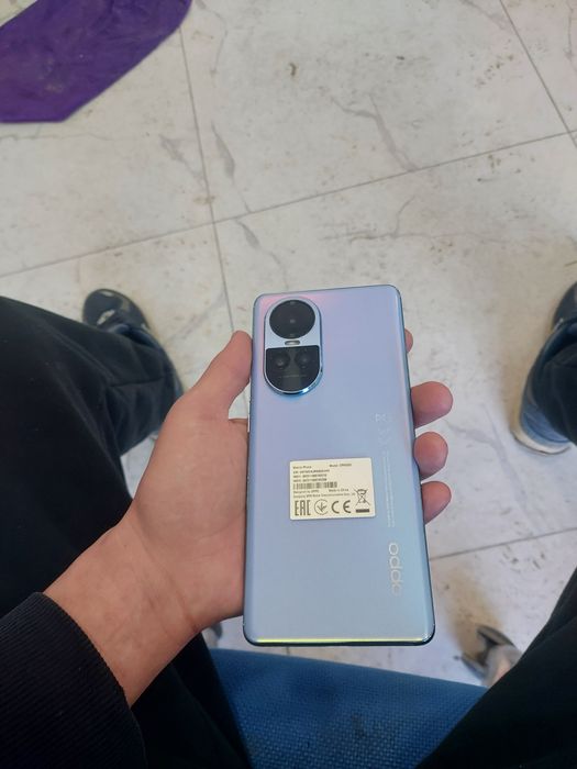 Продам Oppo reno 10 5G в идеальном состояний