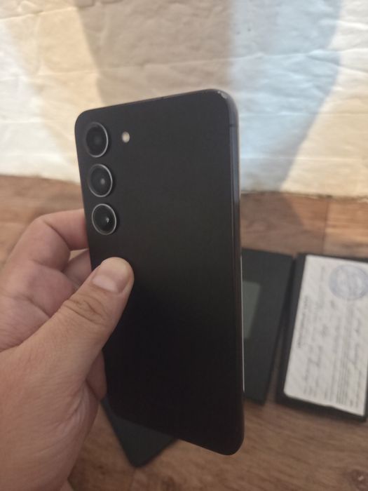 Продам Самсунг S23/256