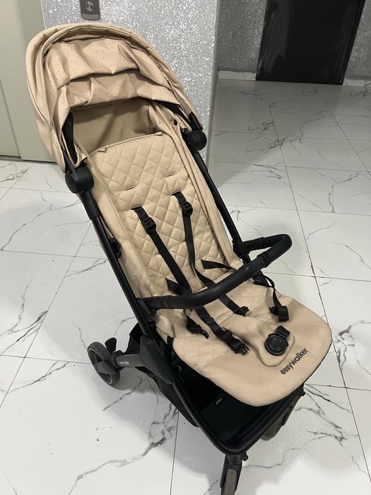 Продам прогулочную коляску easywalker jackey