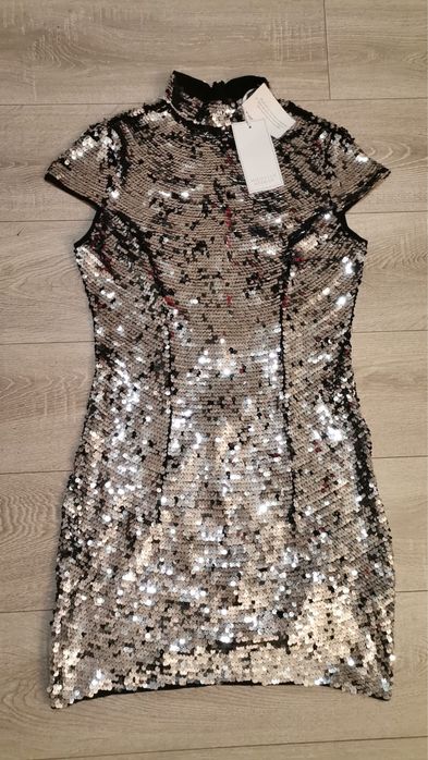 Rochie scurta din paiete argintii