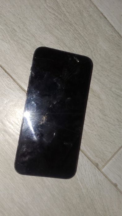 iphone 14 pro max necestia reparati