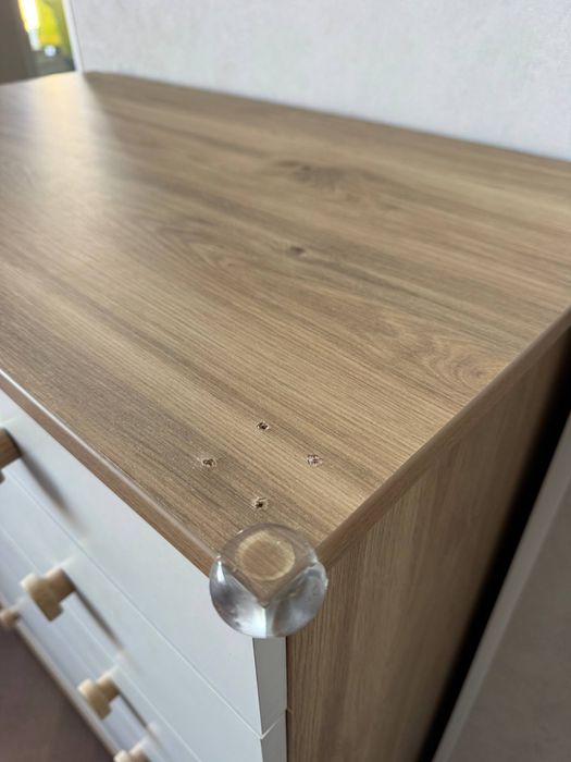 Продаю пеленальный столик.