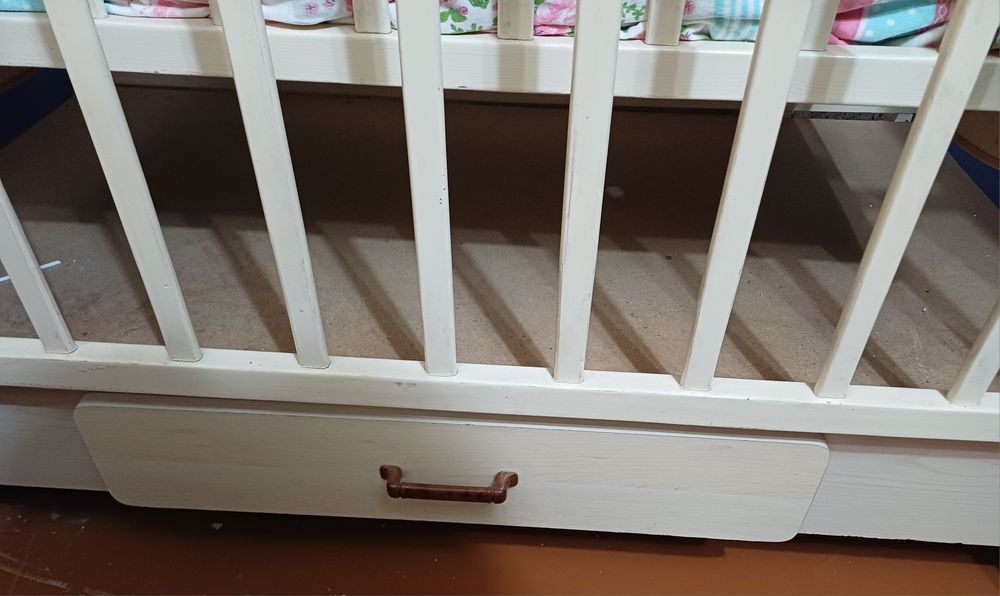 Зудлик билан детский кровать сотилади