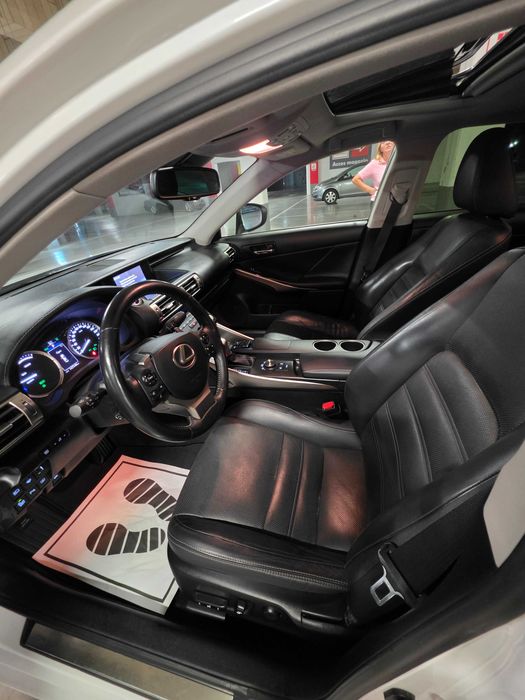 LEXUS IS 2015 — imagine 14