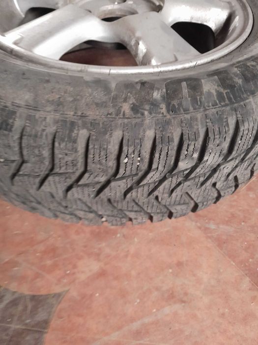 Продавам зимни гуми 4x114.3- 15 цола