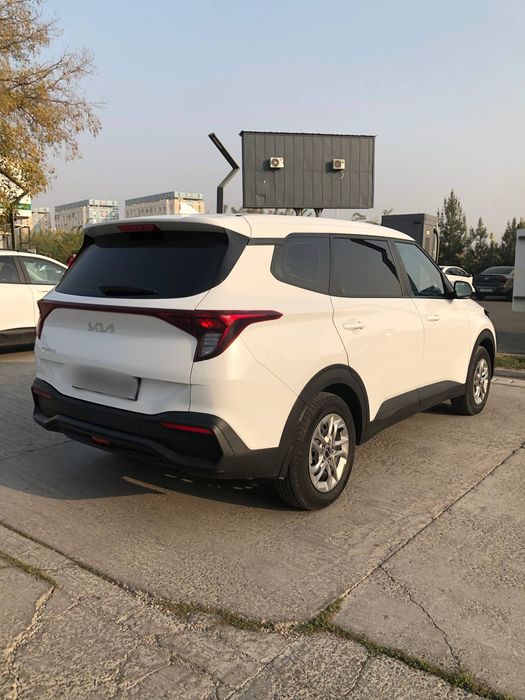 Kia Carens 1 позиция 2024 года