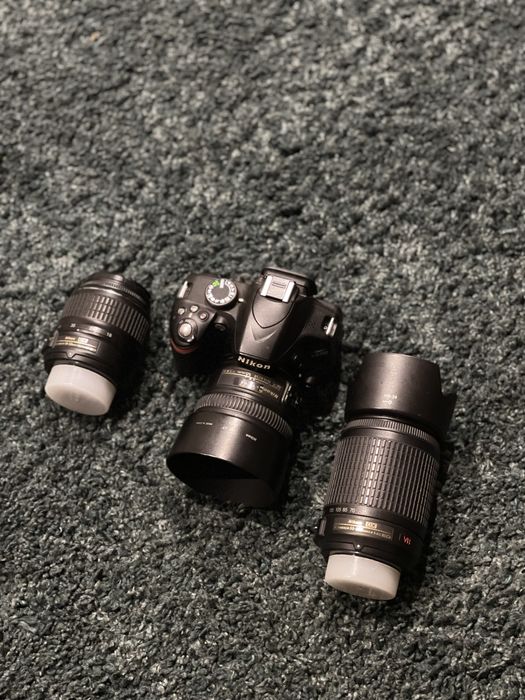 Nikon D3200 + 3 Obiective (50mm 1.8G) + Wi-Fi + 3 Baterii