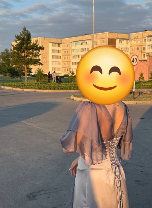 Платье вечернее,