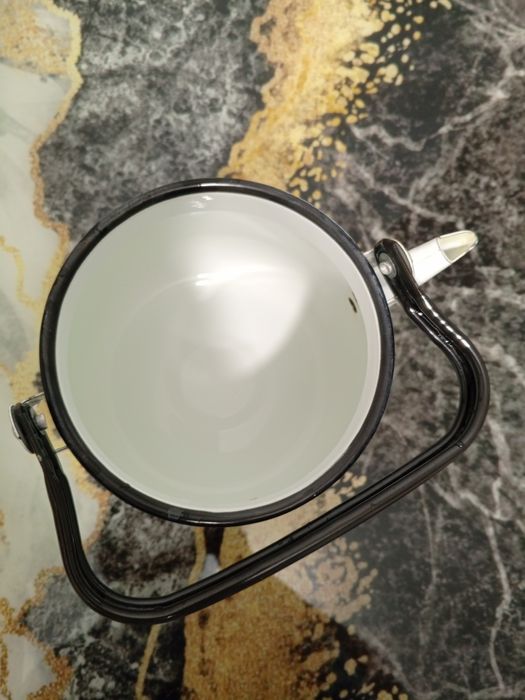 Продам  Эмалированный Чайник