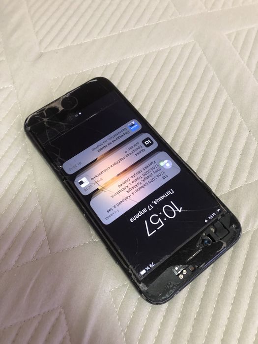 Iphone 7, 32gb, рабочий, но требует ремонта
