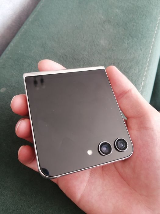 Samsung z flip 5 256gb,