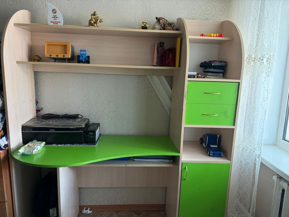 Детский стол сатылады