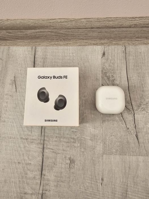 Безжични слушалки Samsung - Galaxy Buds FE, сиви, пълен комплект с кутия