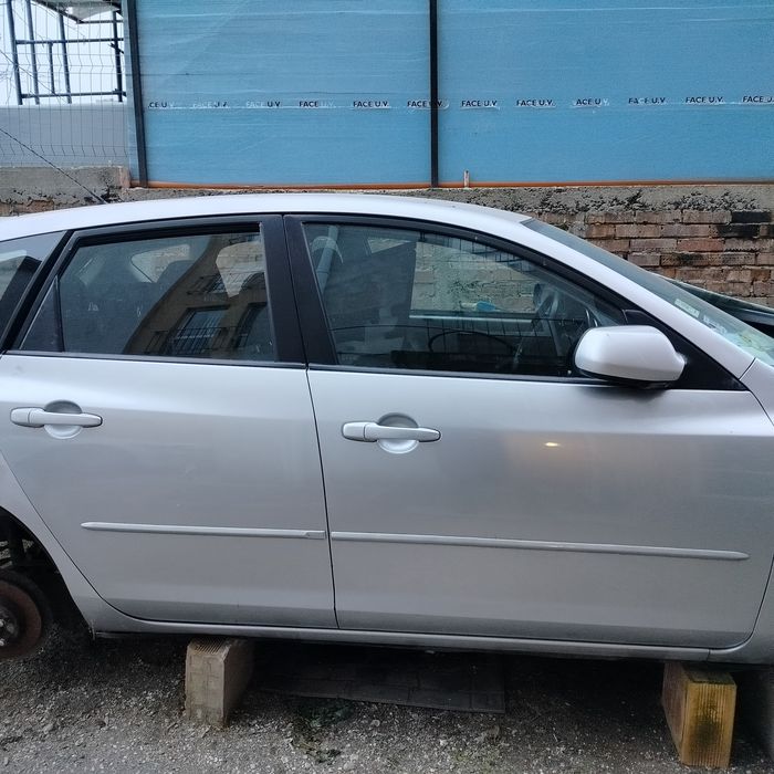 Врати и салон Мазда 3 2004