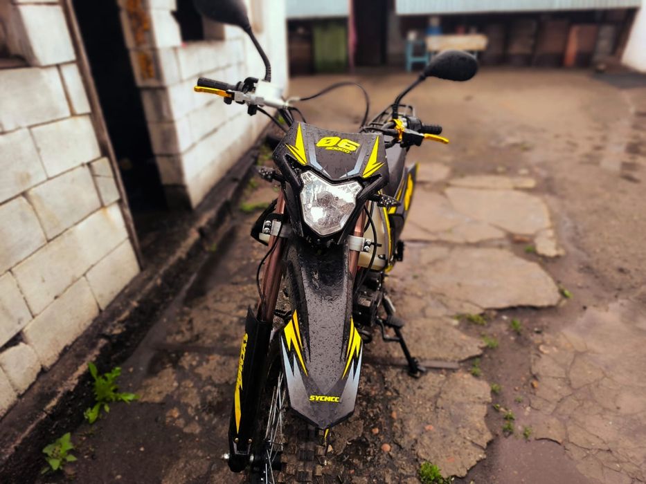 есть гарантии пол года