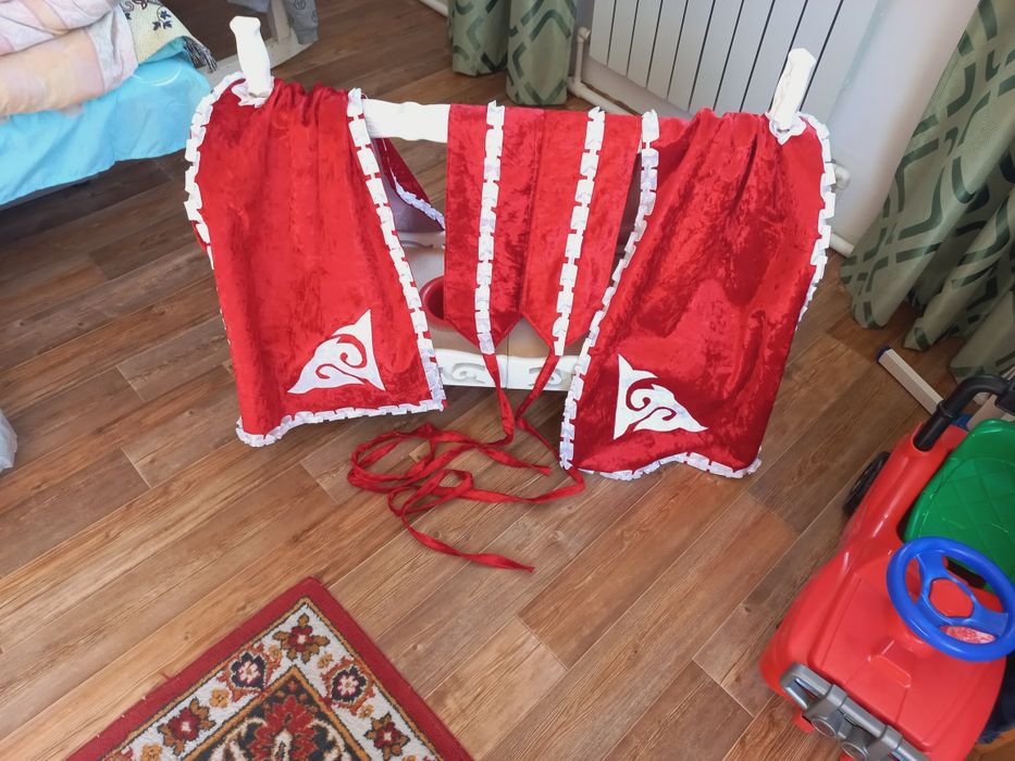 Бесик. Состояние новая.